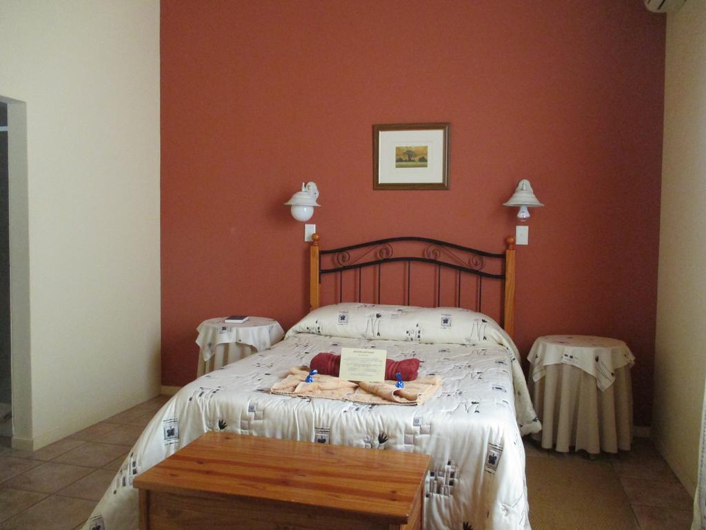 Van Rhyn Guest House Vanrhynsdorp 外观 照片