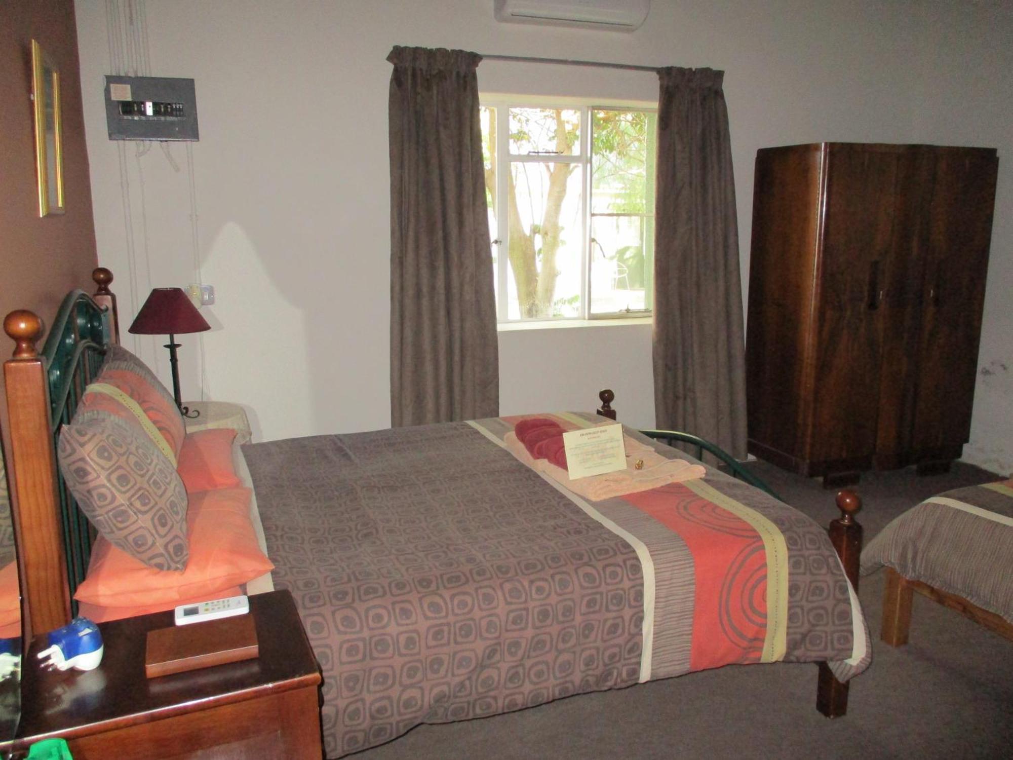 Van Rhyn Guest House Vanrhynsdorp 外观 照片