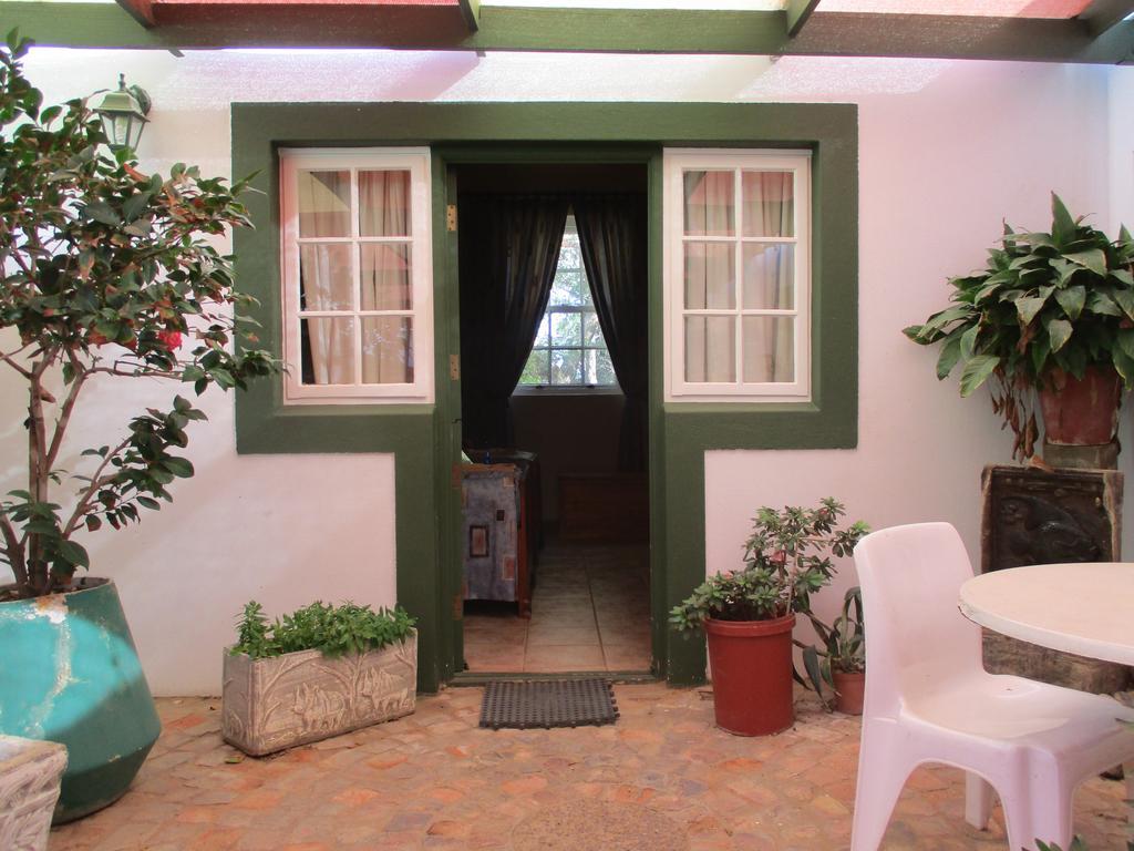 Van Rhyn Guest House Vanrhynsdorp 外观 照片