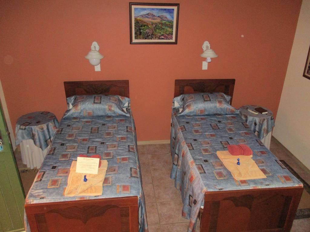 Van Rhyn Guest House Vanrhynsdorp 外观 照片