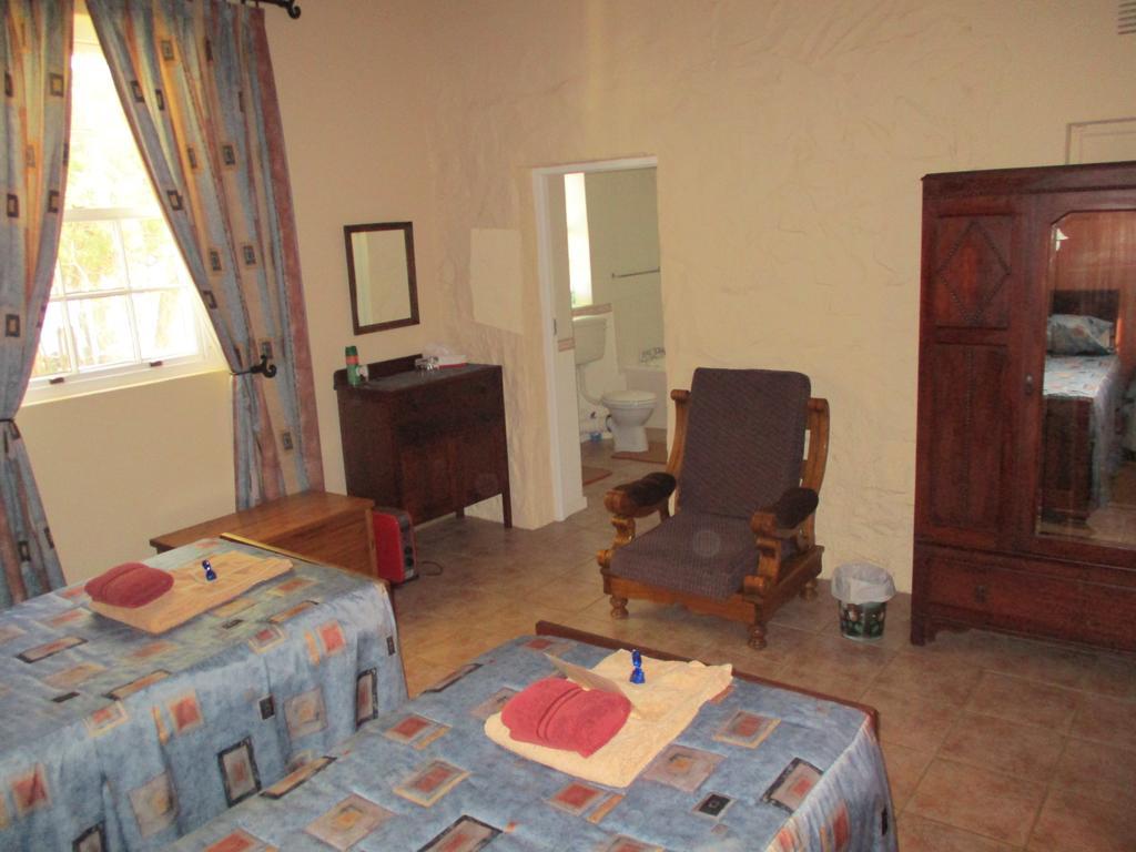Van Rhyn Guest House Vanrhynsdorp 外观 照片