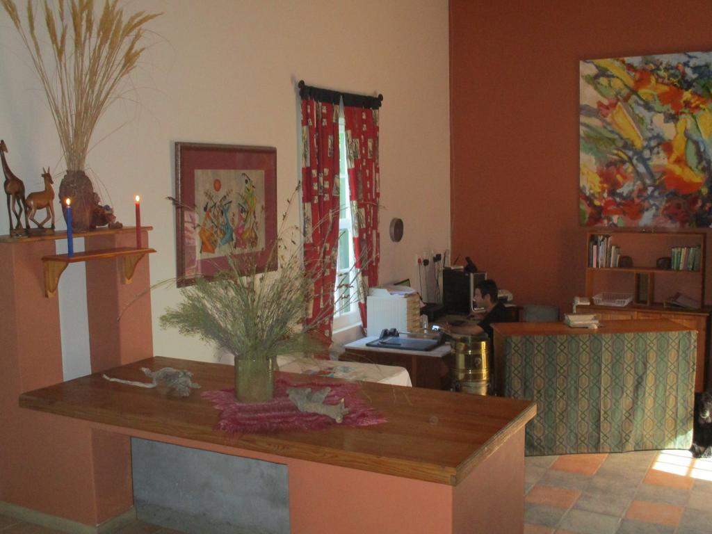 Van Rhyn Guest House Vanrhynsdorp 外观 照片