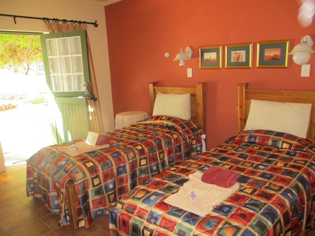 Van Rhyn Guest House Vanrhynsdorp 外观 照片